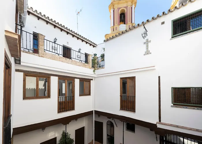 Hospederia Monasterio De San Leandro بيت ضيافة